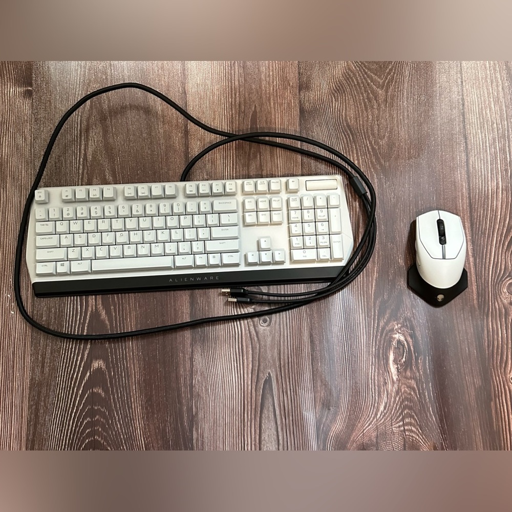 Alienware Gaming Keyboard and Mouse bundle